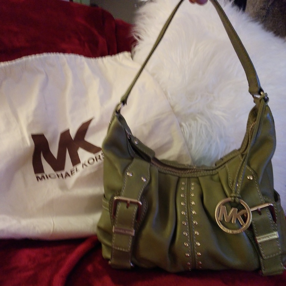 🍁 Rare Michael Kors perfect green bag 🍁